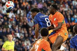 Pháp thua ngược Bờ Biển Ngà, gióng hồi chuông cảnh báo trước World Cup