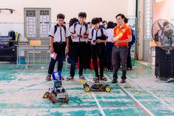 Không vào lớp 10 công lập, học sinh vẫn rộng cửa