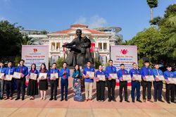 Người trẻ học tập Bác từ những điều nhỏ nhất