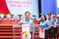 Người lao động là trung tâm của mọi hoạt động công đoàn