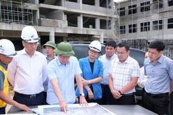 Phó Thủ tướng Lê Tiến Châu kiểm tra dự án trường nội trú biên giới ở Cao Bằng