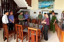 Bắt tạm giam một hiệu trưởng trường tiểu học ở Quảng Trị