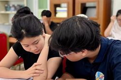 Thư viện chật kín, 2k8 Đà Nẵng ráo riết ôn thi tốt nghiệp THPT