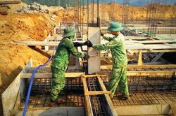 Xây tri thức trên vùng biên giới