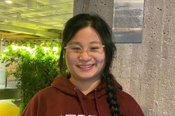 Cô gái khiếm thị trúng tuyển thạc sĩ Đại học Harvard, Oxford, Stanford