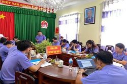 VKSND Khu vực 4 tỉnh Vĩnh Long tổ chức phi&ecirc;n t&ograve;a r&uacute;t kinh nghiệm vụ &aacute;n d&acirc;n sự