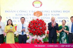 &Ocirc;ng Đo&agrave;n Đ&igrave;nh Anh t&aacute;i giữ chức Chủ tịch Hội Khuyến học H&agrave; Tĩnh