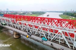 Hình ảnh cây cầu 120 năm tuổi ở Thủ đô trước thời điểm tháo dỡ vào tháng 9