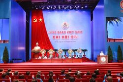 Nghiên cứu cải cách chính sách tiền lương để bảo đảm cuộc sống người lao động