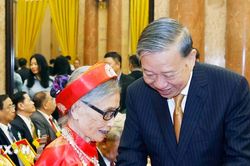 Tổng Bí thư, Chủ tịch nước Tô Lâm gặp mặt người cao tuổi tiêu biểu toàn quốc