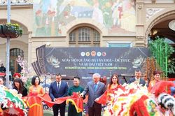 Ngày hội văn hóa Việt Nam tại Karlovy Vary thu hút đông đảo người dân Séc