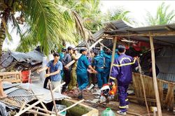 Mưa kèm dông lốc, sét gây nhiều thiệt hại tại các địa phương