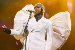 Lauryn Hill trở thành nghệ sĩ đầu tiên nhận giải Biểu tượng Huyền thoại Sống tại BET Awards 2026