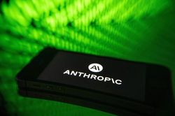 Anthropic đề xuất tạm dừng phát triển AI do lo ngại mất kiểm soát