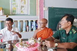 'Cột mốc sống' nơi biên cương