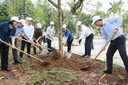 Phường Kinh Bắc ra quân hưởng ứng phong trào Toàn dân chung tay bảo vệ môi trường