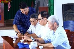 Chi bộ thôn Hoành Sơn: Đẩy mạnh chuyển đổi số trong lãnh đạo và sinh hoạt Đảng