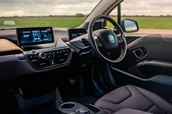 BMW i3 dừng sản xuất vào tháng 8: Chờ đợi thế hệ New Class đột phá năm 2027