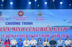 Lan tỏa tình yêu biển đảo qua chương trình 'Đà Nẵng - Vươn mình cùng biển xanh'