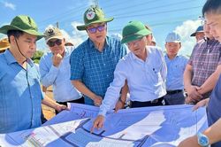 Phó Chủ tịch UBND tỉnh Nguyễn Tự Công Hoàng kiểm tra tiến độ thi công dự án thành phần 3 cao tốc Quy Nhơn - Pleiku