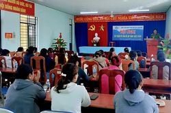 Tập huấn kiến thức về an toàn thực phẩm cho 40 phụ nữ xã Cam An