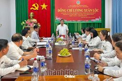 Đoàn công tác của Tòa án nhân dân tỉnh Khánh Hòa làm việc với tòa án khu vực 5 và 8
