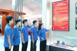 Từ khát vọng đến dựng xây quê hương