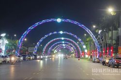 Hoàn thành hệ thống đèn trang trí tuyến Hùng Vương