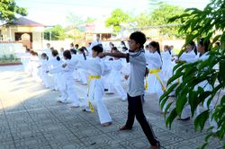 Sân chơi mùa hè cho trẻ em nông thôn