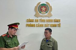Khởi tố chủ phương tiện khai thác cát trái phép trên sông Đáy ở Ninh Bình