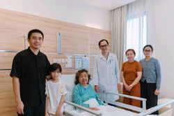 Lựa chọn Việt Nam mổ u não, bệnh nhân Campuchia phục hồi khả năng vận động và giao tiếp sau 6 ngày