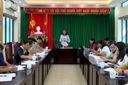 Sở N&ocirc;ng nghiệp v&agrave; M&ocirc;i trường l&agrave;m việc tại x&atilde; Hạ Lang