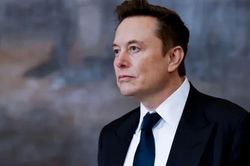 Nữ nghị sĩ Anh kiện công ty AI của Elon Musk vì bị 'lột quần áo' trên mạng