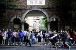Ngày càng nhiều học sinh Trung Quốc chuyển sang học nghề thay vì thi đại học