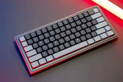 XTRFY K63W Pro: Bàn phím gaming không dây 8K tích hợp Ultra-Wideband