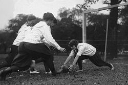 Vì sao Mỹ gọi bóng đá là 'soccer'?