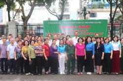 Phường Bạch Mai: Cán bộ, người dân chung tay vì môi trường sáng, xanh, sạch, đẹp