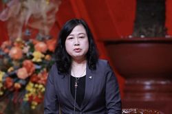Bộ trưởng Đào Hồng Lan trả lời loạt kiến nghị về sức khỏe, ATTP và thuốc giả tại Đại hội XIV Công đoàn