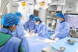 Sử dụng rượu bia nhiều năm, người đàn ông ngừng tuần hoàn 2 lần do nhồi máu cơ tim
