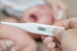Khi nào cần hạ sốt cho trẻ? cách chăm sóc đúng khi trẻ bị sốt