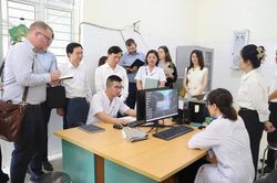 Chuyển đổi số y tế để tăng khả năng tiếp cận dịch vụ y tế cho người dân