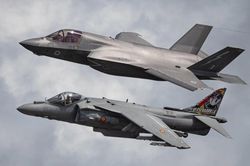 Tiêm kích F-35B chính thức tiếp quản vai trò của tiêm kích AV-8B Harrier II