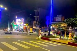 Nam thanh niên đi xe máy tốc độ cao, tông vào ôtô tử vong