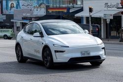 Tesla mở rộng dịch vụ robotaxi không giám sát tại Mỹ