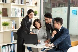 Ba chất keo vô hình giúp nhân sự không muốn rời đi