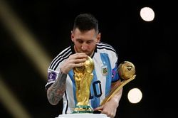 Thông điệp của huyền thoại rock đã mất gửi Messi