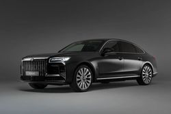 'Rolls-Royce của Nga' giờ là xe Trung Quốc đổi logo