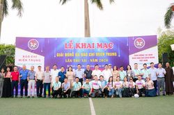 Khai mạc Giải bóng đá Báo chí miền Trung lần thứ XII tại Hà Tĩnh