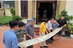 'Trúc Lâm đại sĩ xuất sơn đồ': Dấu ấn Phật hoàng Trần Nhân Tông thức giấc trên mặt gỗ