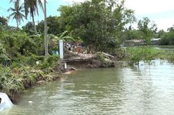 Cần Thơ: Báo động tình trạng sạt lở và dông lốc diễn biến phức tạp